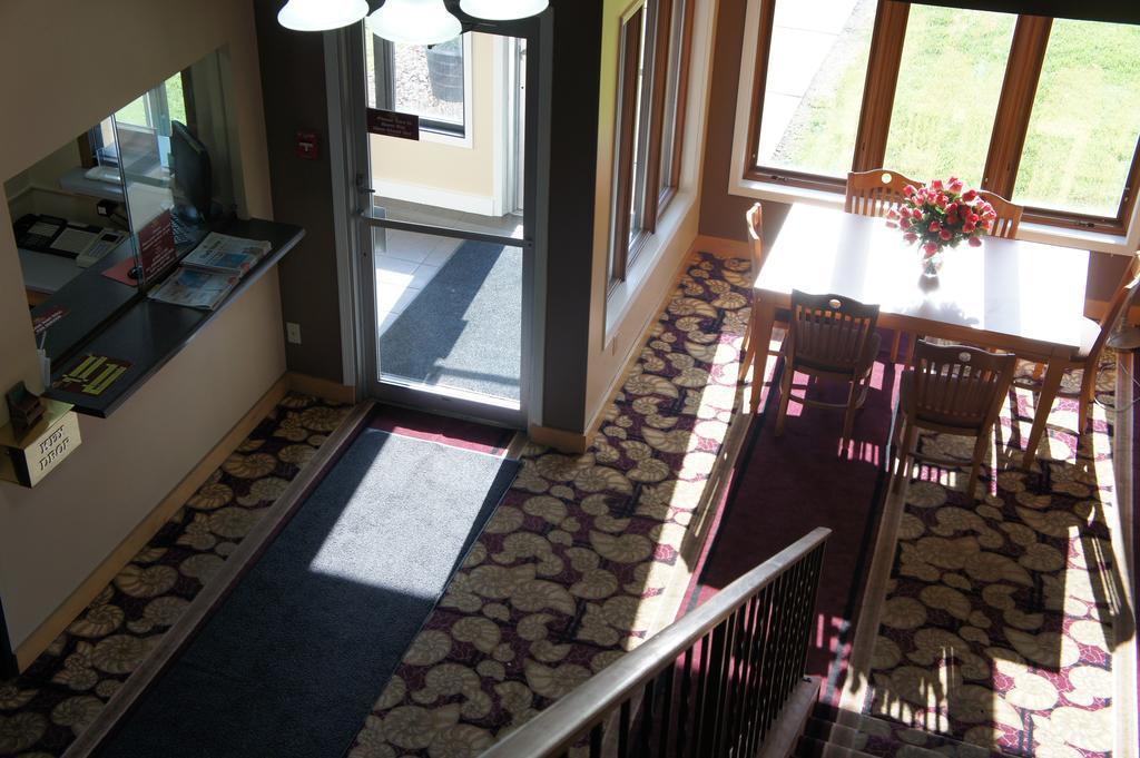 Coratel Inn And Suites Maple Grove Eksteriør billede